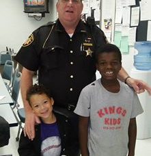 Police Officer Helps Homeless Family